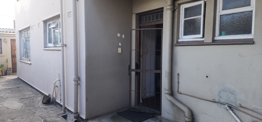 2 Bedroom Property for Sale in Goodwood Estate Western Cape